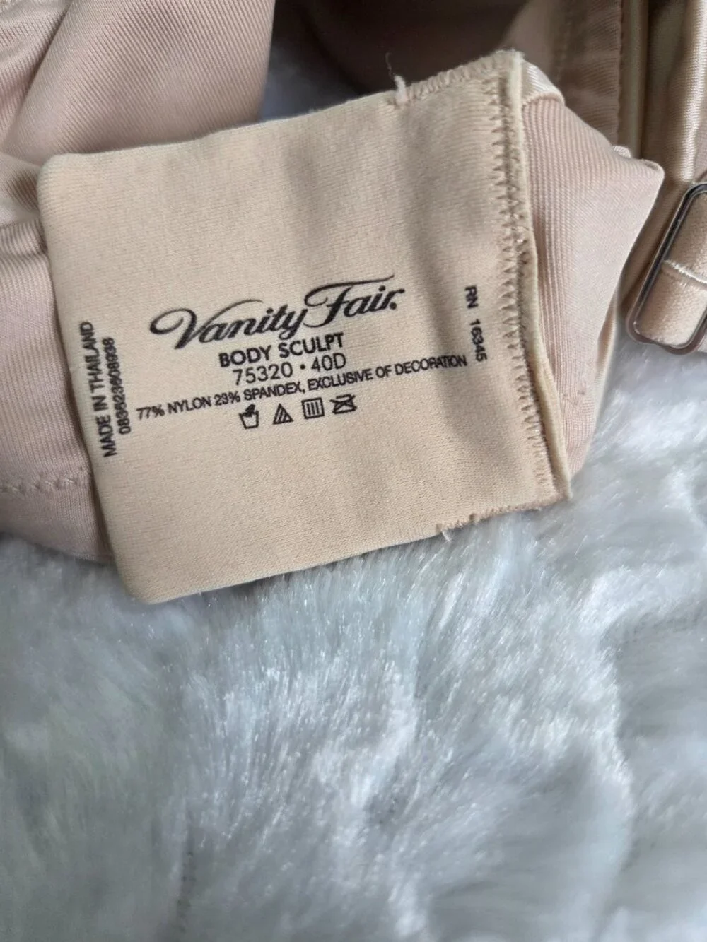 Vanity Fair Bra Women's 40D Beige Body Sculpt Underwire Padded Adjustable NWOT